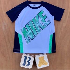 Nike Boys Spell Out Active Tee Shirt sz. 6